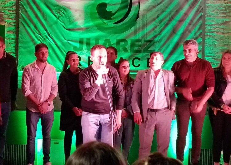 Multitudinaria caravana acompañó el cierre de Sergio Ferraro