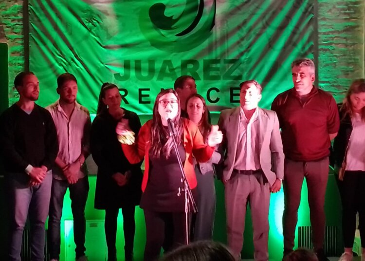 Multitudinaria caravana acompañó el cierre de Sergio Ferraro