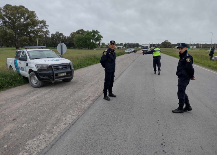 Amplio operativo policial sobre ruta nacional 3