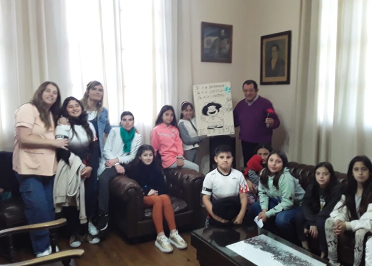 Alumnos y docentes del CEC visitaron el palacio municipal