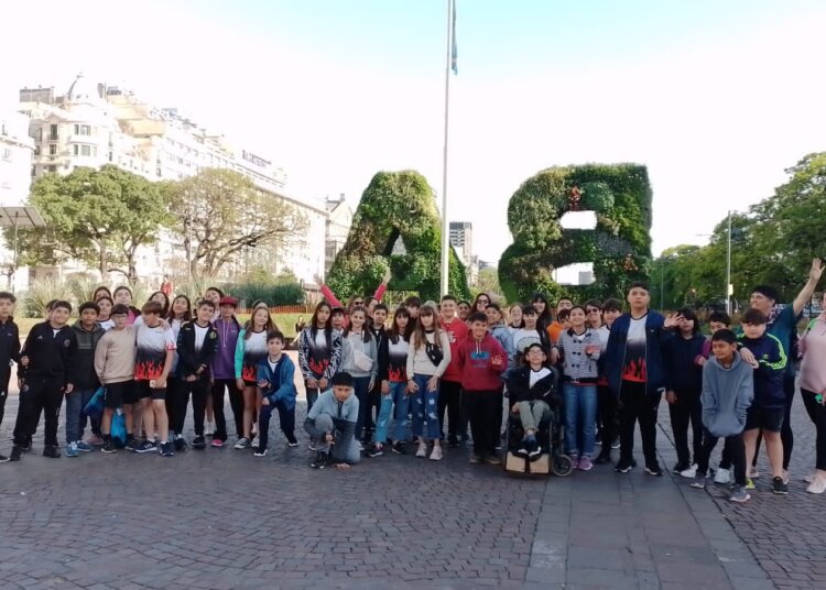 Los chicos de sexto año de la escuela 1 viajaron a Buenos Aires