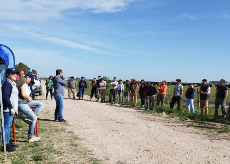 Muy buen marco de público acompañó la jornada ganadera a campo