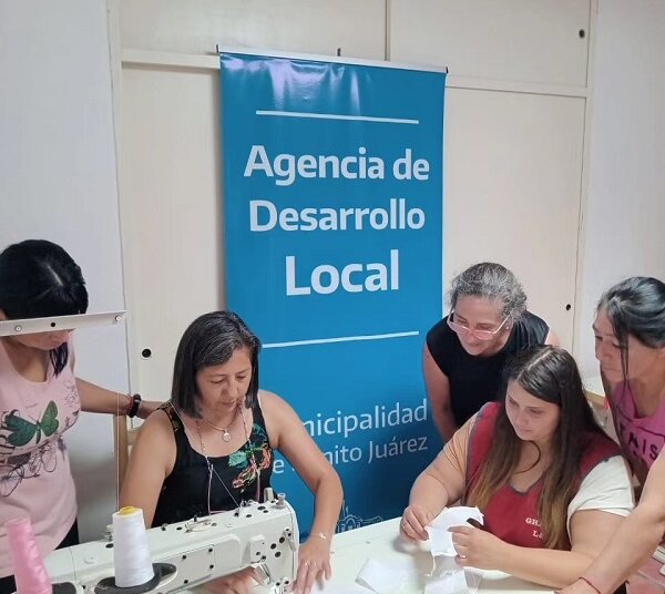 Capacitación en Moldería y Costura para el Proyecto Textil Manos de Barker