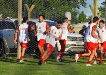Torneo Regional Amateur, Velense igualó con Ferro y define con Estudiantes