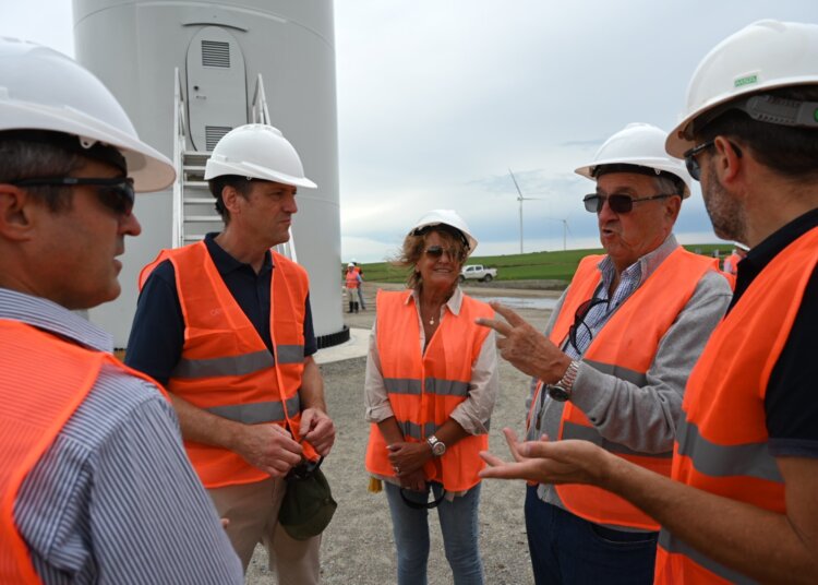 El Intendente Lunghi visitó por primera vez el Parque Eólico «La Elbita» junto a directivos de Genneia