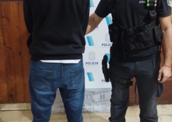 Aprehendieron a un hombre cuando robaba una moto