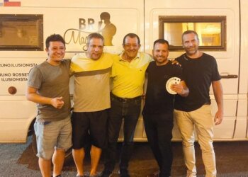 La comunidad juarense recibió al ilusionista Bruno Rossetti