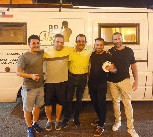 La comunidad juarense recibió al ilusionista Bruno Rossetti