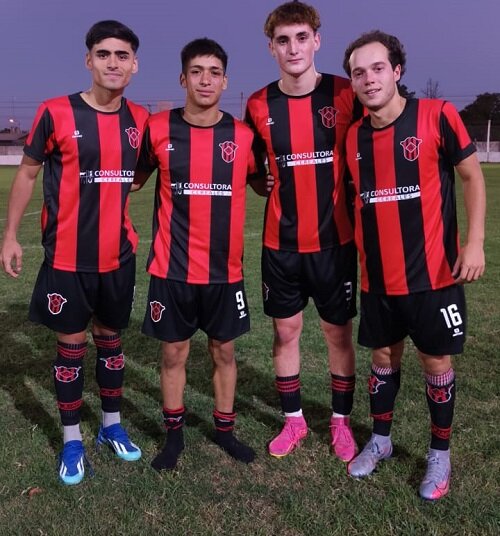 Maratónica jornada de fútbol , jugó 8va, 7ma, 6ta, 5ta, Reserva y 1ra división