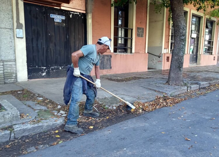  Se realizan trabajos de limpieza y mantenimiento en calles de la ciudad