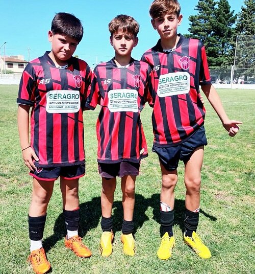 Maratónica jornada de fútbol , jugó 8va, 7ma, 6ta, 5ta, Reserva y 1ra división