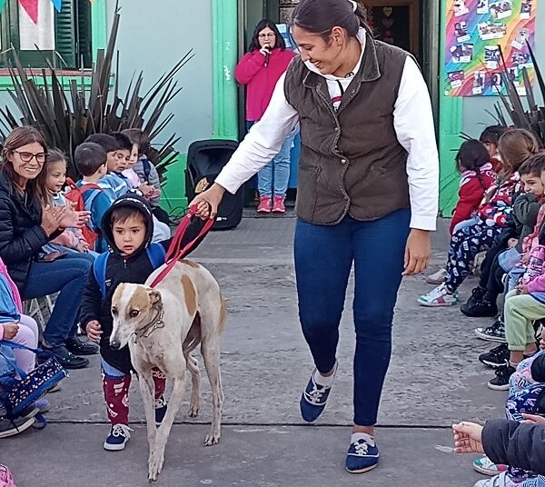 El Jardin 906 realizó un Desfile de Mascotas para agasajarlos en su día