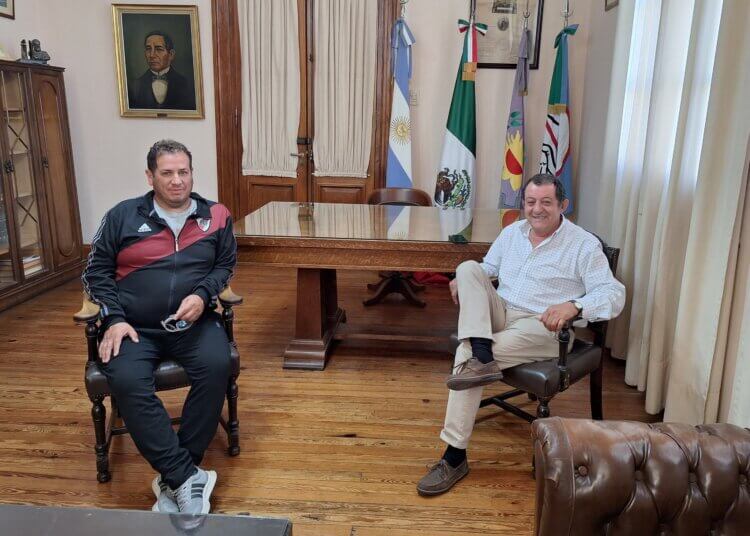 El intendente Julio Marini recibió a representantes de instituciones juarenses