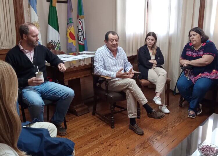Entrega de subsidios a distintas instituciones de la comunidad