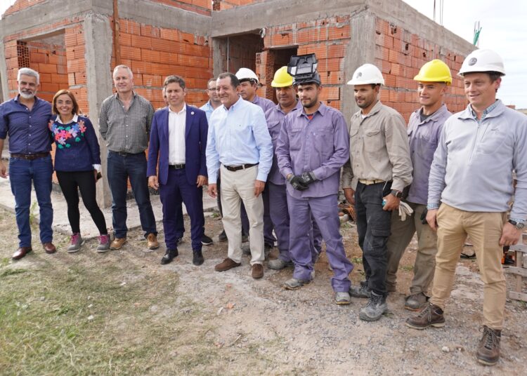 El gobernador Axel Kicillof recorrió obras en ejecución en nuestra ciudad