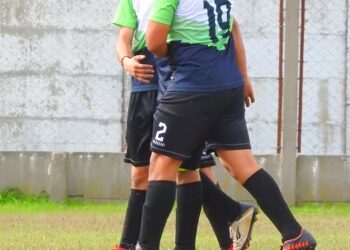 Mataderos sin jugar sigue siendo líder. Albirojo cayó ante Rojinegro