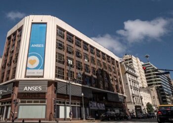 Cuánto suben las jubilaciones y pensiones ANSES en junio: ¿se mantiene el bono de $70.000?