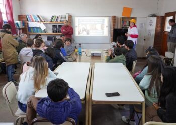Charla sobre prevención de Triquinosis en la Escuela Agraria Nº1