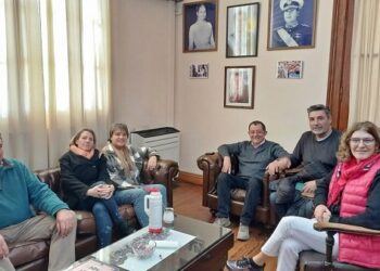 El intendente mantuvo un encuentro con autoridades educativas de la provincia