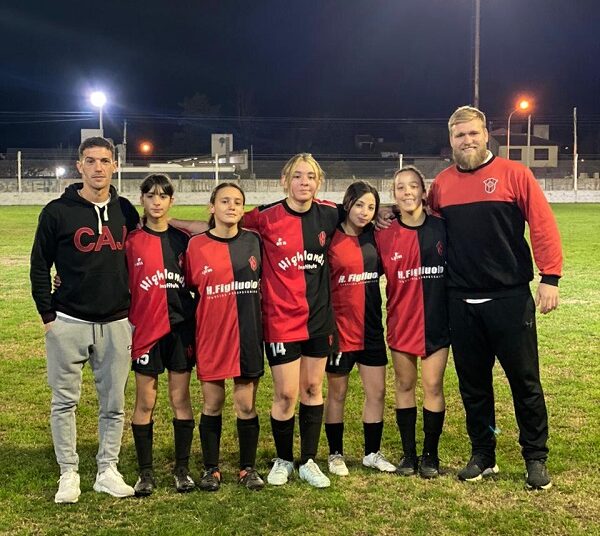 Juarense goleó a Santamarina por 6 a 1, Alexa Negrette convirtió 4 goles