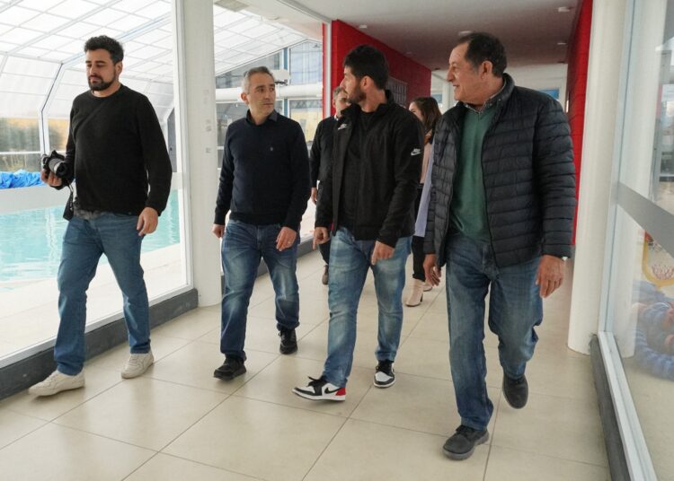 El ministro Andrés Larroque recorrió instituciones y espacios juarenses