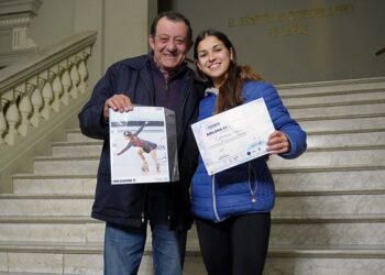 El intendente recibió a la patinadora juarense Martina Capurelli Bartel