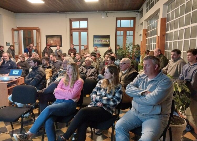 Excelente convocatoria tuvo la charla sobre sanidad bovina
