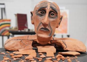 Hoy se inaugura la Obra del Mes, la propuesta es ROTO de Amelia Zocco