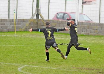 Defensores del Cerro le ganó a Argentino y es líder junto a Loma y la Unicén