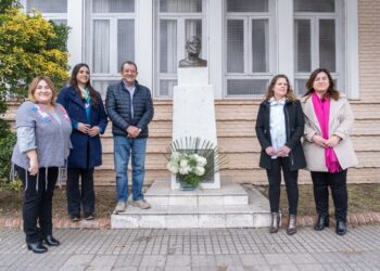 La comunidad educativa de Benito Juárez conmemoró el Día del Maestro