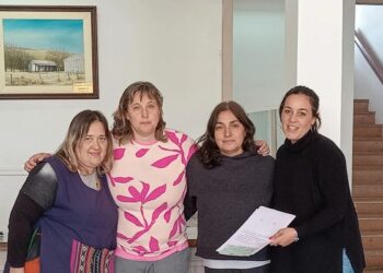 Entrega de subsidio a la Peña La Juntada, de Barker