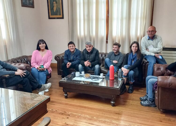 El intendente se reunió con la Cooperadora de Casa Juárez en la Plata