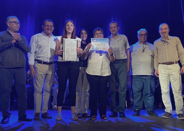 En el marco de un nuevo aniversario varios vecinos fueron reconocidos por el municipio