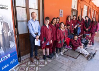 Alumnas y alumnos de la Escuela Despertares visitaron la Sala Museo Mariano Roldán