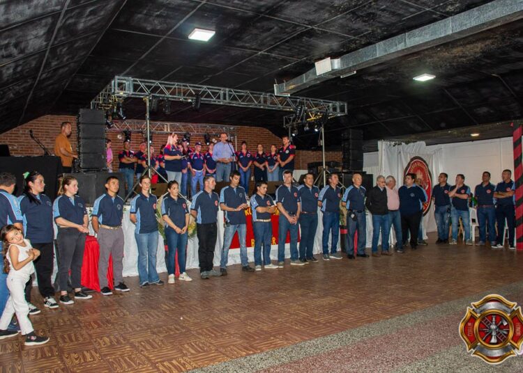 El intendente acompañó el 52º Aniversario de Bomberos Voluntarios de Barker
