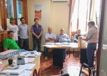 Apertura de sobres para la licitación de la obra de Asfalto de Hormigón en Barrio Molino.-