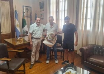 El intendente Marini recibió al instructor de la EMFI, Marcelo Argüello