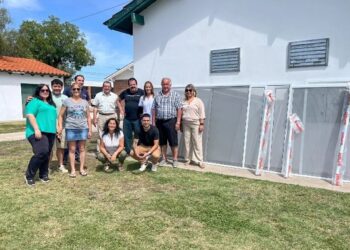 La Asociación Cooperadora entregó mosquiteros y cortinas para el Hospital Municipal
