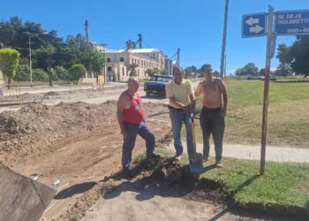 El intendente recorrió las obras de pavimentación en Barrio Molino