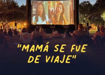 «CINE BAJO LAS ENTRELLAS 2», Mamá se fue de viaje este viernes