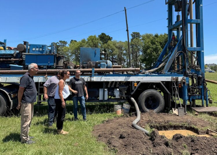 Inicio de la obra de nueva red de agua potable en Villa Cacique