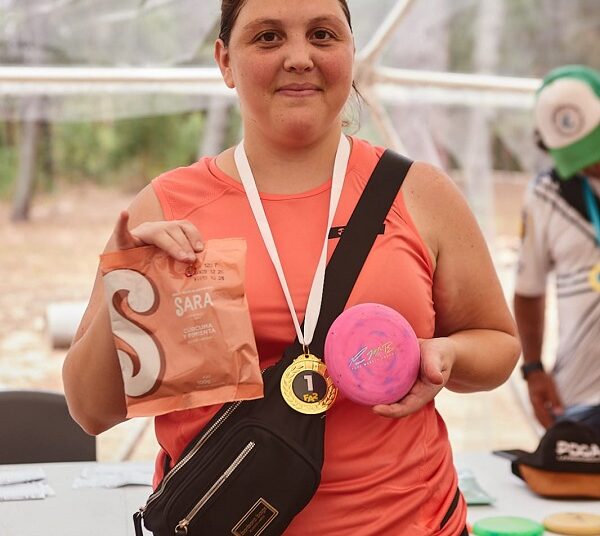 Cristina Pozzoli y Luciano Silva campeones de Disc Golf en Uruguay