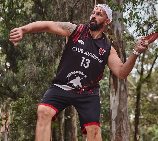Cristina Pozzoli y Luciano Silva campeones de Disc Golf en Uruguay