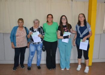 Entrega de subsidios a instituciones de Barker y Villa Cacique