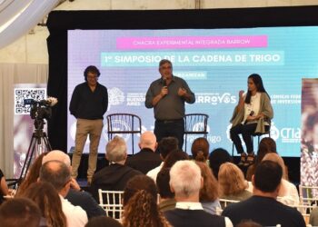 Javier Rodríguez protagonizó la apertura del Primer Simposio de la Cadena de Trigo