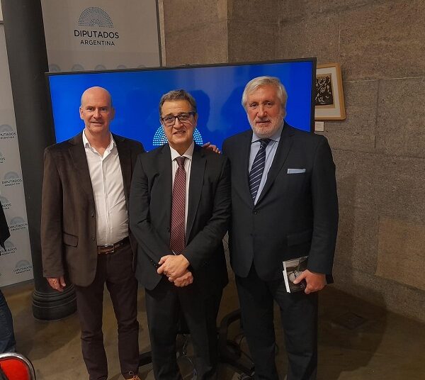 FERNANDO MASCETTI, TITULAR DEL MID PBA, PARTICIPÓ EN UN ACTO HOMENAJE A ARTURO FRONDIZI