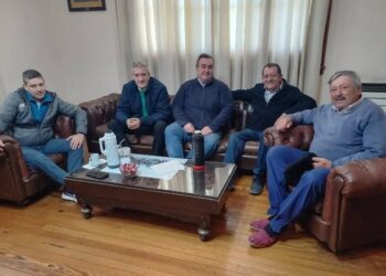 El intendente Marini recibió a representantes de los clubes Alumni y Dependientes