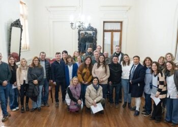 Entrega de subsidios a instituciones educativas del distrito