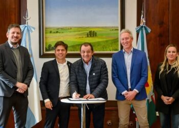 Firma de un nuevo convenio de leasing junto al gobernador Axel Kicillof