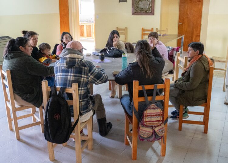 Dieron inicio las charlas barriales sobre tutoría responsable